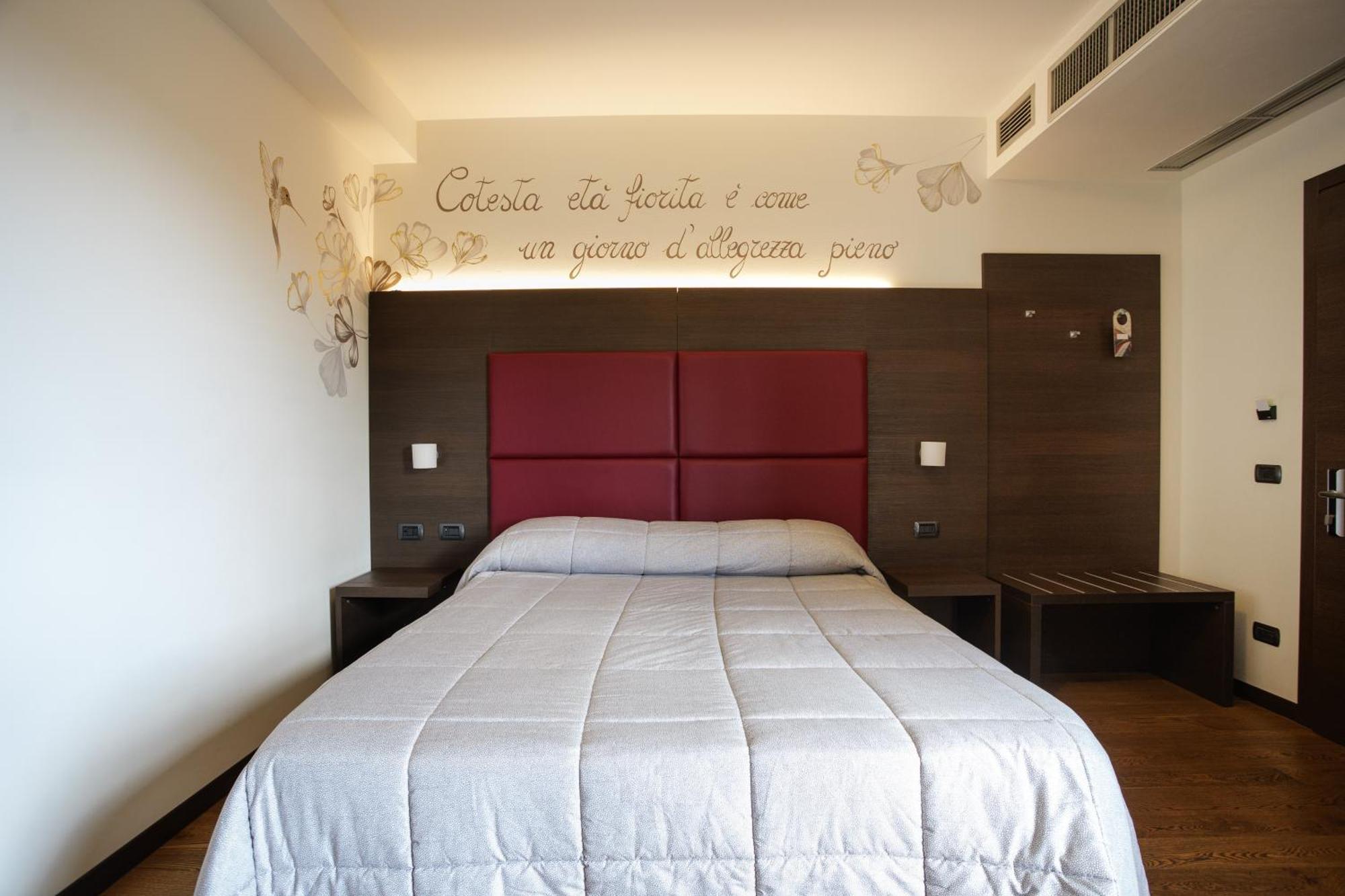 Hotel Ristorante Da Tonino Recanati Buitenkant foto