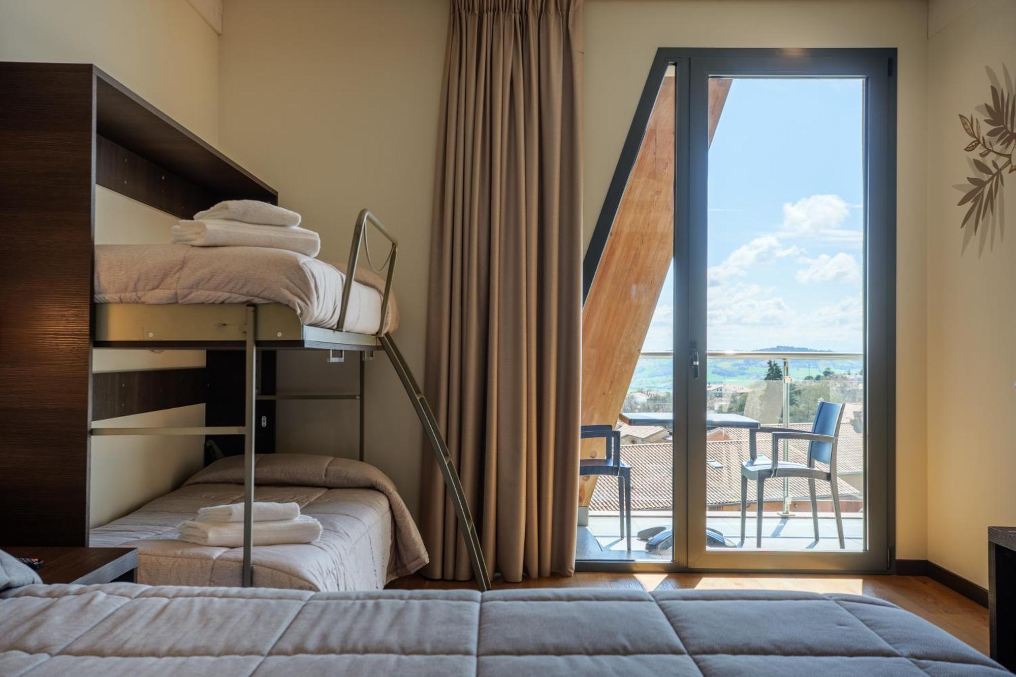 Hotel Ristorante Da Tonino Recanati Buitenkant foto